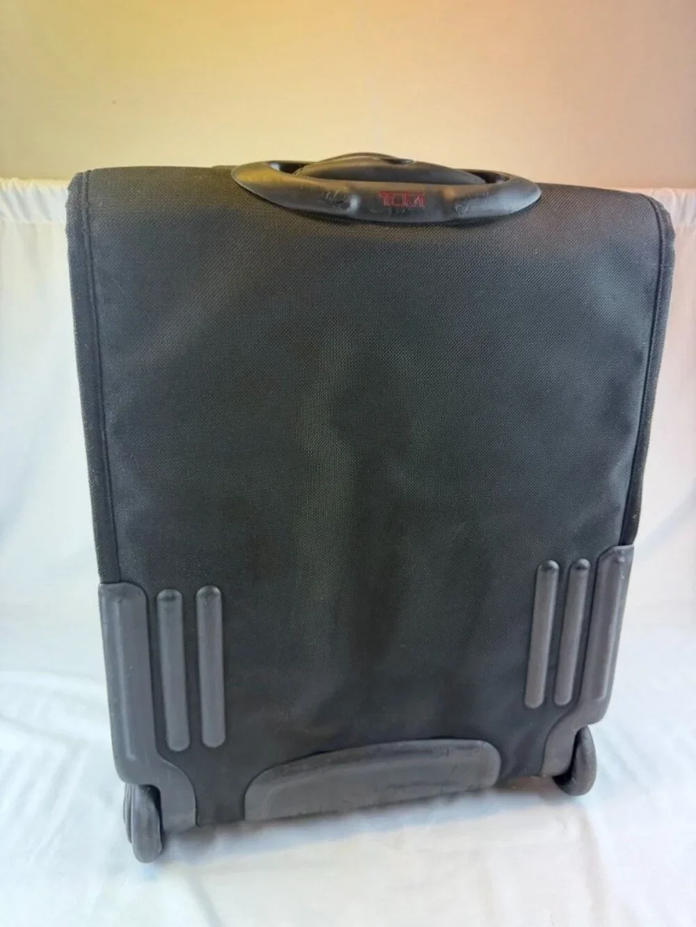TUMI Black Nylon Alpha 2 Continental Carry On Suitcase 21